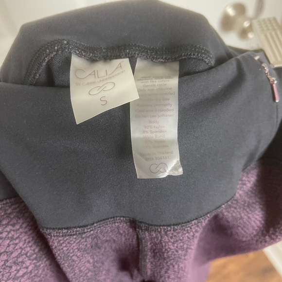 CALIA by Carrie Underwood Purple Print Leggings Women Size S - Picture 6 of 6